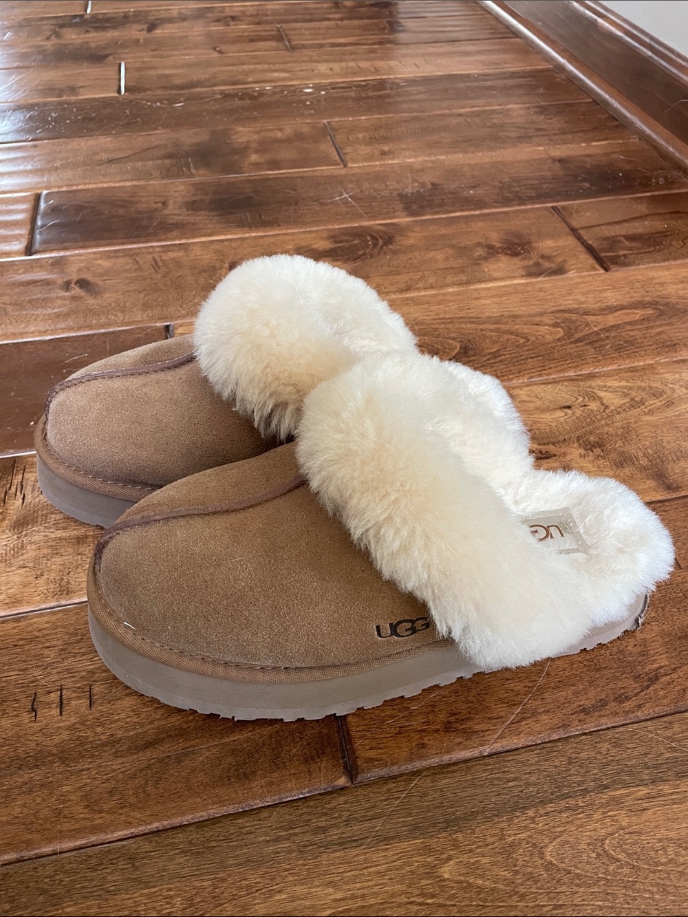 UGG Disquette Platform Slippers Chestnut Brown Shearling Size 8
